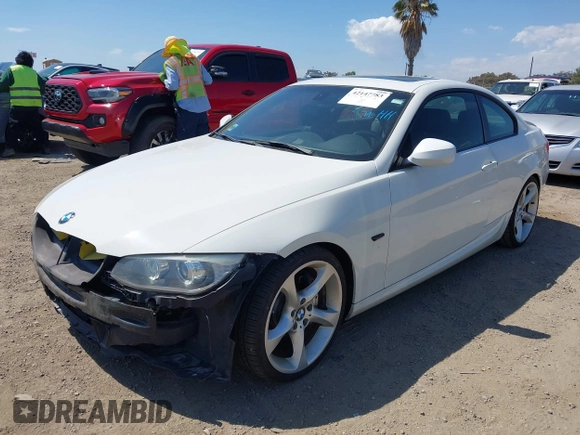 2012 BMW 3 Series 335i z VIN WBAKG7C50CE802783, wystawiony jako IAAI lot #42147783 z przebiegiem 76 083 mil mil oraz . Historia ofert i sprzedaży dostępna na DreamBid. Obrazek 18.