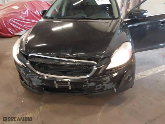 2010 Volvo XC60 3.0T with VIN YV4992DZXA2020907, listed as a IAAI auction lot 41736455 with 140,890 mi miles. Bid and sale history available at carsss.com. Image 6.