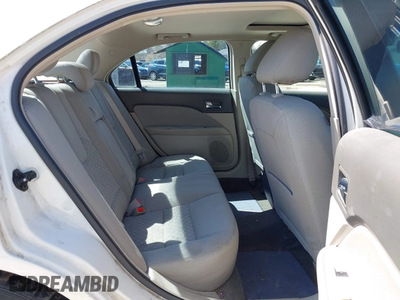 2011 Ford Fusion SE with VIN 3FAHP0HA1BR124685, listed as a IAAI auction lot 41943071 with 279,204 mi miles. Bid and sale history available at carsss.com. Image 8.