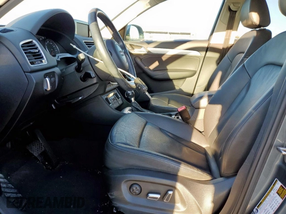 2017 Audi Q3 Premium z VIN WA1BCCFS6HR013962, wystawiony jako Copart lot #49614075 z przebiegiem 91 045 mil mil oraz Szkoda całkowita • Salvage title. Historia ofert i sprzedaży dostępna na DreamBid. Obrazek 7.