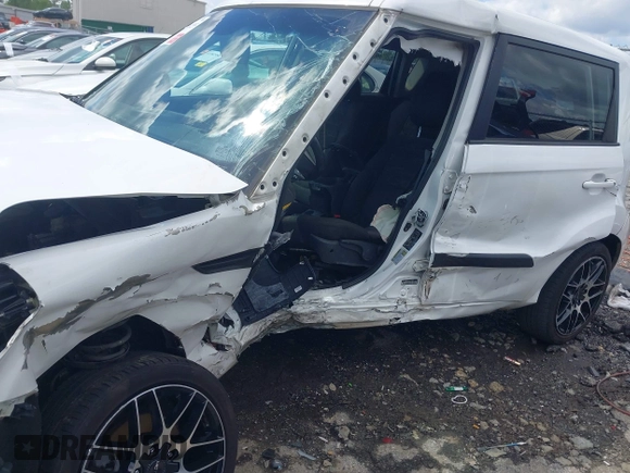 2013 Kia Soul + z VIN KNDJT2A63D7754484, wystawiony jako IAAI lot #42011255 z przebiegiem 219 117 mil mil oraz . Historia ofert i sprzedaży dostępna na DreamBid. Obrazek 6.