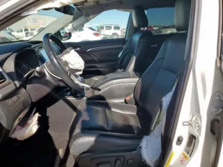 2019 Toyota Highlander Limited with VIN 5TDDZRFH2KS950028, listed as a Copart auction lot 57712315 with 52,468 mi miles and Salvage title. Bid and sale history available at DreamBid. Image 7.
