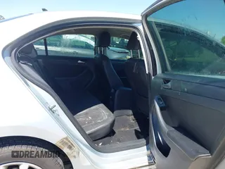 2012 Volkswagen Jetta Sedan SE w/Convenience with VIN 3VWDX7AJXCM424510, listed as a IAAI auction lot 41851124 with 155,532 mi miles. Bid and sale history available at carsss.com. Image 8.