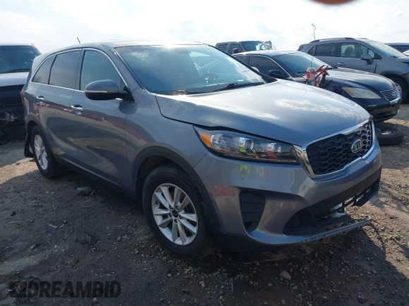 2020 Kia Sorento L with VIN 5XYPG4A36LG638763, listed as a IAAI auction lot 41690638 with 137,466 mi miles. Bid and sale history available at carsss.com. Image 1.