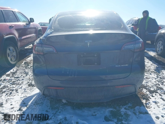 2021 Tesla Model Y Long Range with VIN 5YJYGDEE0MF228744, listed as a IAAI auction lot 41410731 with 32,371 mi miles. Bid and sale history available at carsss.com. Image 15.