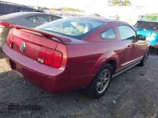 2005 Ford Mustang Deluxe with VIN 1ZVFT80N855132474, listed as a IAAI auction lot 42048955 with 199,930 mi miles. Bid and sale history available at carsss.com. Image 4.