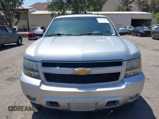 2012 Chevrolet Tahoe LT z VIN 1GNSCBE06CR255554, wystawiony jako IAAI lot #42544690 z przebiegiem 136 070 mil mil oraz . Historia ofert i sprzedaży dostępna na DreamBid. Obrazek 12.
