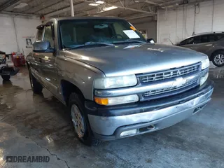 2002 Chevrolet Silverado 1500 LT with VIN 2GCEK19T721281465, listed as a IAAI auction lot 41347156 with 276,371 mi miles. Bid and sale history available at carsss.com. Image 1.