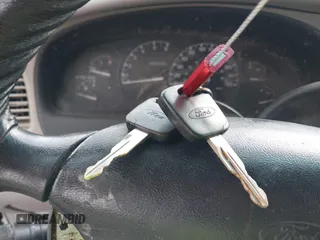 1998 Ford Explorer с VIN 1FMYU22E4WUB38942, выставлен на аукционе IAAI как лот 42188468 с пробегом 226 412 миль миль и . История ставок и продаж доступна на DreamBid. Изображение 11.