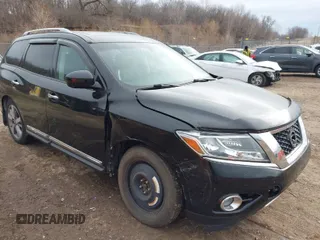 2014 Nissan Pathfinder SL with VIN 5N1AR2MM7EC701784, listed as a IAAI auction lot 41510236 with 105,238 mi miles. Bid and sale history available at carsss.com. Image 1.