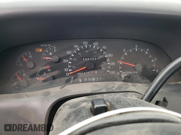1999 Ford F-250 XL z VIN 1FTNF21L6XEA97484, wystawiony jako Copart lot #88649775 z przebiegiem 236 703 mil mil oraz Szkoda całkowita • Salvage title. Historia ofert i sprzedaży dostępna na DreamBid. Obrazek 9.