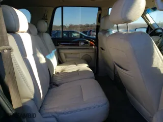 2004 Lincoln Navigator Luxury with VIN 5LMFU27R24LJ00905, listed as a Copart auction lot 82561364 with 181,618 mi miles and Clean Title. Bid and sale history available at carsss.com. Image 11.