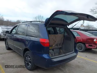 2005 Toyota Sienna LE with VIN 5TDBA23C25S048997, listed as a IAAI auction lot 41883065 with 245,085 mi miles. Bid and sale history available at carsss.com. Image 3.
