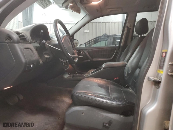 2002 Mercedes-Benz M-Class with VIN 4JGAB54E82A371109, listed as a Copart auction lot 85259334 with 145,763 mi miles and Salvage Title. Bid and sale history available at carsss.com. Image 7.