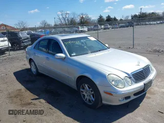 2005 Mercedes-Benz E-Class 3.2L with VIN WDBUF65J15A669561, listed as a IAAI auction lot 41888887 with 87,317 mi miles. Bid and sale history available at carsss.com. Image 1.
