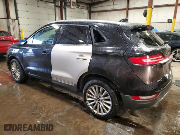 2019 Lincoln MKC Standard with VIN 5LMCJ1D96KUL47622, listed as a Copart auction lot 88429405 with 103,810 mi miles and Salvage Title. Bid and sale history available at carsss.com. Image 2.