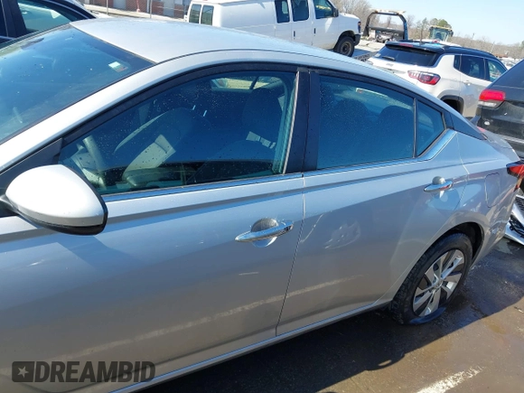 2021 Nissan Altima 2.5 S with VIN 1N4BL4BV2MN364984, listed as a IAAI auction lot 41761383 with 118,695 mi miles. Bid and sale history available at carsss.com. Image 15.