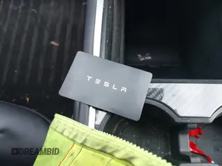 2021 Tesla Model Y Performance with VIN 5YJYGDEF1MF262930, listed as a IAAI auction lot 41606321 with 28,882 mi miles and . Bid and sale history available at DreamBid. Image 11.