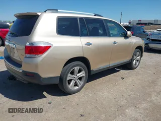 2011 Toyota Highlander Limited with VIN 5TDDK3EH8BS086668, listed as a IAAI auction lot 42071099 with 217,504 mi miles and . Bid and sale history available at DreamBid. Image 4.