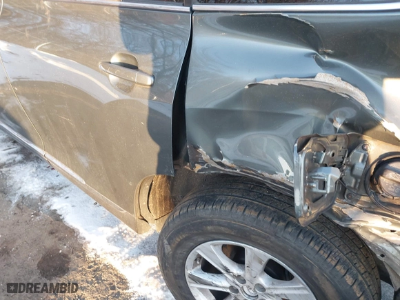 2013 Toyota Highlander with VIN 5TDZK3EH1DS137016, listed as a IAAI auction lot 41292324 with 157,156 mi miles. Bid and sale history available at carsss.com. Image 19.
