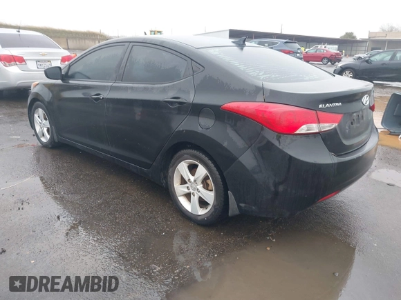 2013 Hyundai Elantra GLS z VIN 5NPDH4AE5DH333816, wystawiony jako IAAI lot #41213434 z przebiegiem 151 085 mil mil oraz . Historia ofert i sprzedaży dostępna na DreamBid. Obrazek 3.