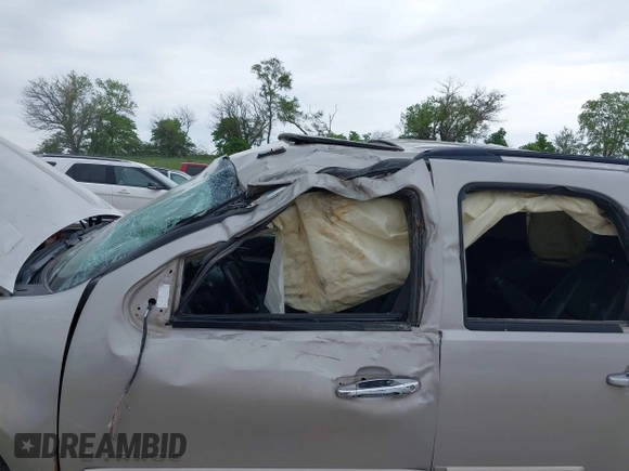 2008 Chevrolet Tahoe LTZ с VIN 1GNFK13028J228178, выставлен на аукционе IAAI как лот 42333269 с пробегом 196 714 миль миль и . История ставок и продаж доступна на DreamBid. Изображение 6.