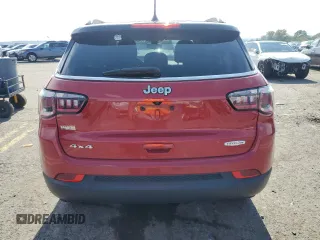 2019 Jeep Compass Altitude z VIN 3C4NJDBB0KT846787, wystawiony jako Copart lot #64287575 z przebiegiem 29 908 mil mil oraz Szkoda całkowita • Salvage title. Historia ofert i sprzedaży dostępna na DreamBid. Obrazek 6.