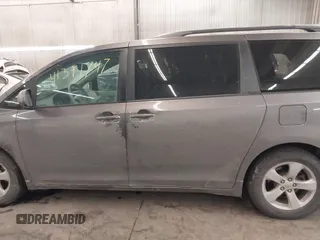 2011 Toyota Sienna LE AAS with VIN 5TDKK3DC6BS146668, listed as a IAAI auction lot 41391747 with 223,365 mi miles. Bid and sale history available at carsss.com. Image 15.