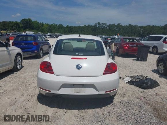2013 Volkswagen Beetle 2.5L w/Sun с VIN 3VWJP7AT2DM659280, выставлен на аукционе IAAI как лот 42165515 с пробегом Не указан миль и . История ставок и продаж доступна на DreamBid. Изображение 17.