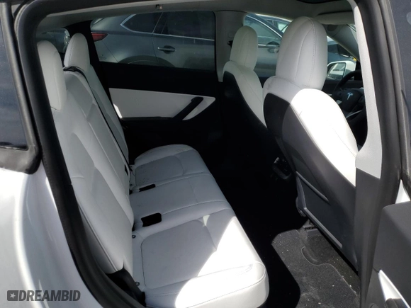 2021 Tesla Model Y Long Range with VIN 5YJYGDEEXMF268300, listed as a Copart auction lot 52196315 with 33,280 mi miles and Salvage Title. Bid and sale history available at carsss.com. Image 10.