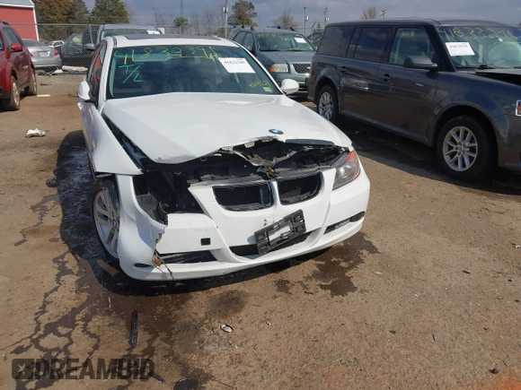 2006 BMW 3 Series 325i with VIN WBAVB13536KX69521, listed as a IAAI auction lot 41832395 with 182,106 mi miles. Bid and sale history available at carsss.com. Image 6.