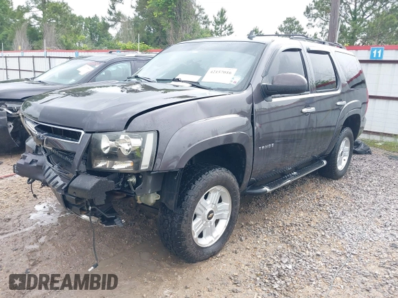 2010 Chevrolet Tahoe LT z VIN 1GNUKBE03AR221483, wystawiony jako IAAI lot #42157016 z przebiegiem 233 193 mil mil oraz . Historia ofert i sprzedaży dostępna na DreamBid. Obrazek 17.
