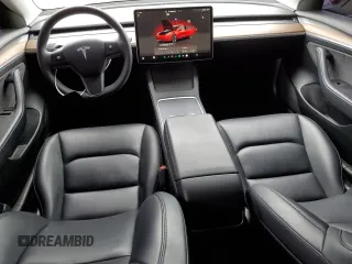 2023 Tesla Model 3 z VIN 5YJ3E1EA7PF541421, wystawiony jako Copart lot #54513655 z przebiegiem 63 314 mil mil oraz Szkoda całkowita • Salvage title. Historia ofert i sprzedaży dostępna na DreamBid. Obrazek 8.