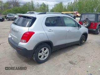 2016 Chevrolet Trax LT z VIN 3GNCJLSB2GL186316, wystawiony jako IAAI lot #42314928 z przebiegiem 133 507 mil mil oraz . Historia ofert i sprzedaży dostępna na DreamBid. Obrazek 4.
