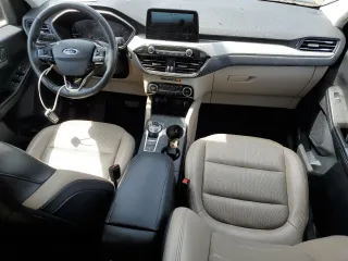 2021 Ford Escape SEL с VIN 1FMCU0H69MUA57897, выставлен на аукционе Copart как лот 57826815 с пробегом 81 263 миль миль и Списание • Salvage title. История ставок и продаж доступна на DreamBid. Изображение 8.