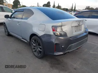 2014 Scion tC z VIN JTKJF5C79E3073875, wystawiony jako IAAI lot #41536021 z przebiegiem 158 154 mil mil oraz . Historia ofert i sprzedaży dostępna na DreamBid. Obrazek 3.