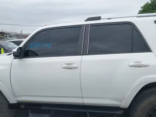 2018 Toyota 4Runner SR5 с VIN JTEZU5JR8J5187543, выставлен на аукционе IAAI как лот 42247276 с пробегом 101 405 миль миль и . История ставок и продаж доступна на DreamBid. Изображение 15.