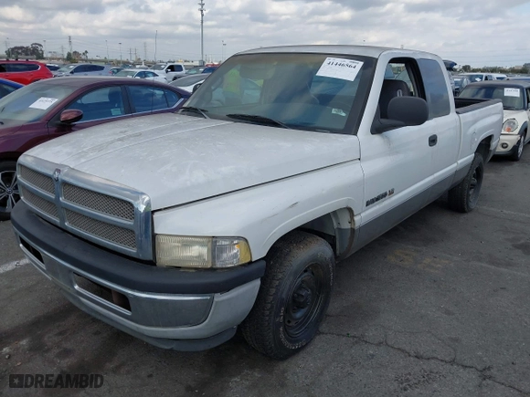 2000 Dodge Ram 1500 with VIN 1B7HC13Y5YJ167462, listed as a IAAI auction lot 41446564 with 141,260 mi miles. Bid and sale history available at carsss.com. Image 2.