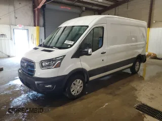 2022 Ford E-Transit Cargo with VIN 1FTBW9CK2NKA33103, listed as a Copart auction lot 62696104 with 27,706 mi miles and Salvage Title. Bid and sale history available at carsss.com. Image 1.