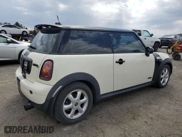 2008 MINI Hardtop with VIN WMWMF33528TT64260, listed as a Copart auction lot 52642935 with 82,502 mi miles and Salvage Title. Bid and sale history available at DreamBid. Image 3.