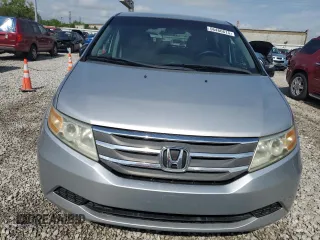 2011 Honda Odyssey LX z VIN 5FNRL5H2XBB103786, wystawiony jako Copart lot #56486615 z przebiegiem 102 559 mil mil oraz Czysty tytuł • Clean title. Historia ofert i sprzedaży dostępna na DreamBid. Obrazek 5.