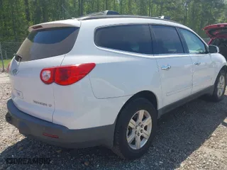2010 Chevrolet Traverse LT w/1LT with VIN 1GNLRFED1AS130139, listed as a IAAI auction lot 42050224 with 135,446 mi miles. Bid and sale history available at carsss.com. Image 4.