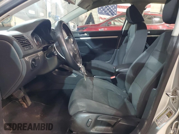 2010 Volkswagen Jetta S with VIN 3VWJX7AJ0AM002486, listed as a Copart auction lot 44624925 with 140,248 mi miles and Salvage title. Bid and sale history available at DreamBid. Image 7.
