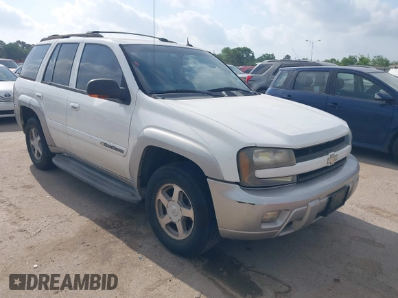 2004 Chevrolet TrailBlazer LS with VIN 1GNDT13S442417473, listed as a IAAI auction lot 42068833 with 284,892 mi miles. Bid and sale history available at carsss.com. Image 1.