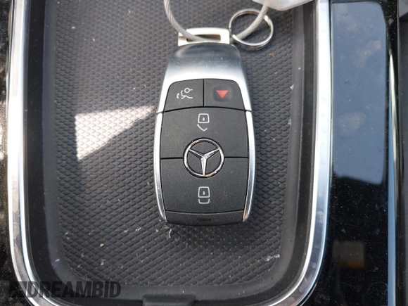 2025 Mercedes-Benz CLA 250 z VIN W1K5J4GB6SN522418, wystawiony jako IAAI lot #42428796 z przebiegiem 14 463 mil mil oraz . Historia ofert i sprzedaży dostępna na DreamBid. Obrazek 11.