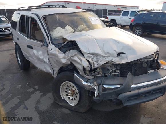 2000 Toyota 4Runner with VIN JT3GM84R4Y0053228, listed as a IAAI auction lot 41153788 with 276,024 mi miles. Bid and sale history available at carsss.com. Image 6.