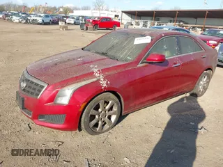 2014 Cadillac ATS Standard AWD z VIN 1G6AG5RX1E0166213, wystawiony jako IAAI lot #42025236 z przebiegiem 110 061 mil mil oraz . Historia ofert i sprzedaży dostępna na DreamBid. Obrazek 2.