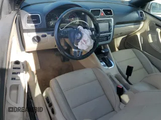 2011 Volkswagen Eos Komfort с VIN WVWBW7AH2BV002794, выставлен на аукционе Copart как лот 56678075 с пробегом 109 736 миль миль и Списание • Salvage title. История ставок и продаж доступна на DreamBid. Изображение 8.