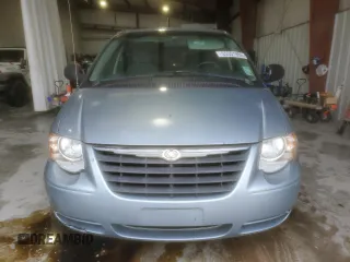 2005 Chrysler Town & Country Touring with VIN 2C8GP54L05R267565, listed as a Copart auction lot 55351955 with 116,292 mi miles and Salvage Title. Bid and sale history available at DreamBid. Image 5.