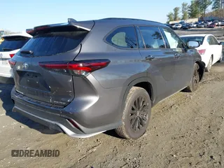 2024 Toyota Highlander LE z VIN 5TDKDRBH3RS531823, wystawiony jako IAAI lot #41769437 z przebiegiem 27 754 mil mil oraz . Historia ofert i sprzedaży dostępna na DreamBid. Obrazek 4.